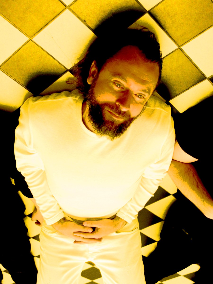 Administratorr Electro powraca z coverem Lady Pank „Sztuka&nbsp;Latania”