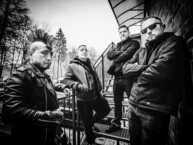 „Betrayed” – Nowy hit Booze & Glory z politycznym&nbsp;wydźwiękiem